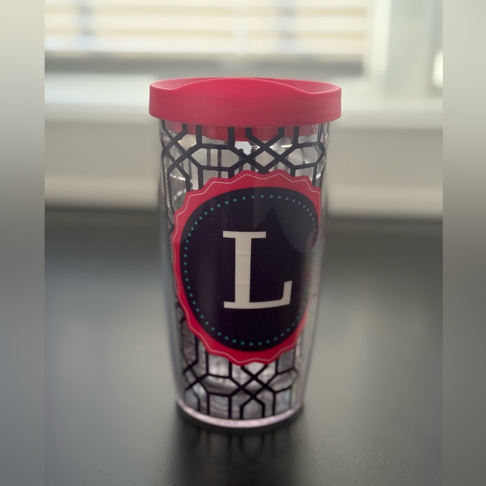 Tervis Pink Lid Tumbler with Black and White Pattern with the initial “L”